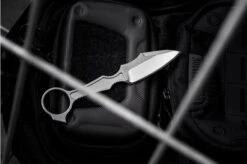 Böker Plus GITFO 02BO057 Neck Knife, DJ Urbanovsky Design -Knife Shop BO02BO057 10 sfeerfoto