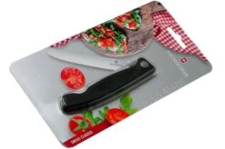 Victorinox SwissClassic Foldable Vegetable Knife Serrated Black, 6.7833.FB -Knife Shop VT6 7833 FB 07 victorinox